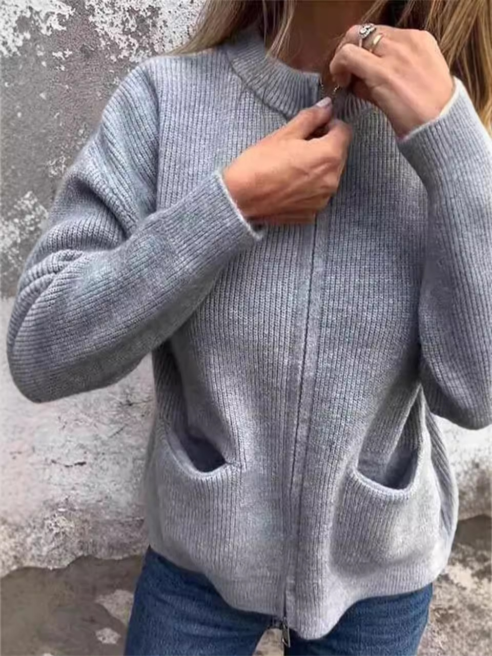 سترات بومبر بتصميم مخصص للسيدا - مراجعة Office Tech Wear وسعره